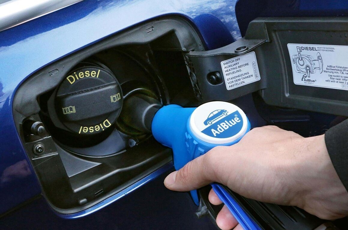 Emergency AdBlue refill at roadside – Tugu Breakdown Recovery assisting diesel drivers